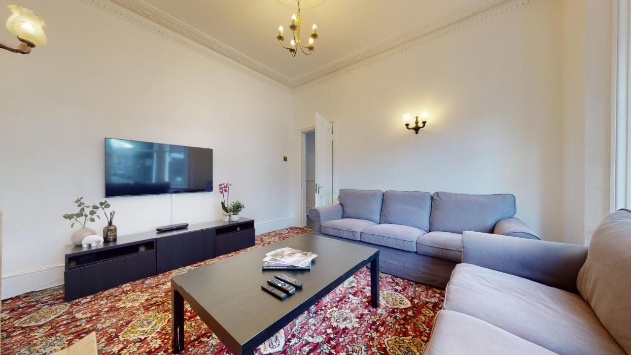 Cheerful 4 Bedroom Victorian House With Back Courtyard Londra Exterior foto