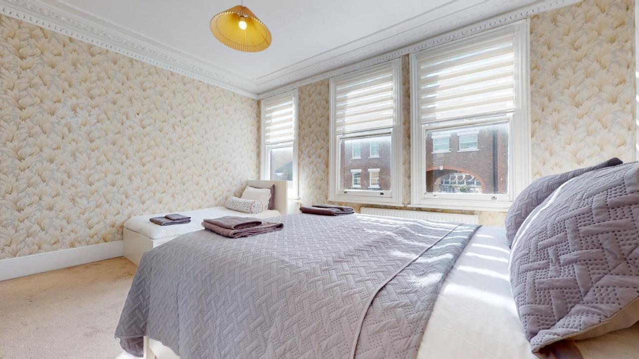 Cheerful 4 Bedroom Victorian House With Back Courtyard Londra Exterior foto